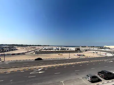 للبيع شقة غرفة وصالة مع تراس كبير في جزيرة مريم مبنى سحاب