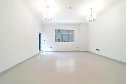 CENTRAL AC CENTRAL GAS HUGE SIZE 1BHK WITH BALCONY 2 MINS WALKING DISTANCE TO AL RIGGA METRO