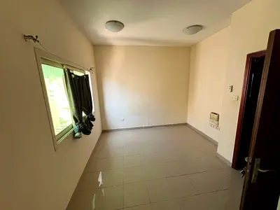 🏡 أجمل استوديو للإيجار السنوي في البوطينة – مساحة ممتازة جدًا 🏡✨ 📍 الموقع: منطقة البوطينة – موقع مميز جدًا  🛍️ بجوار جميع الخدمات والمولات