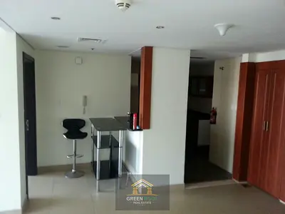 6Chqs Possible - 1BR Hall (834sqft) 2Baths