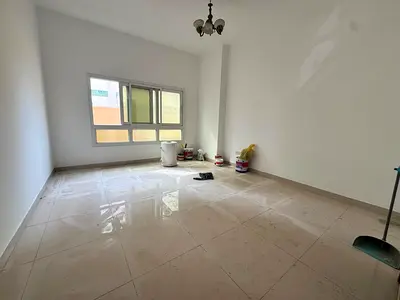 متاح غرفه وصاله + 2 حمام بالقاسميه مساحة مناسبه وسعر ممتاز