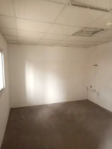 شبره تجاريه في منطقه عجمان تصلح للانشطه التجاريه بمساحه 1200 قدم مع كهرباء 3 فاز موقع مميز على شارع رئيسي