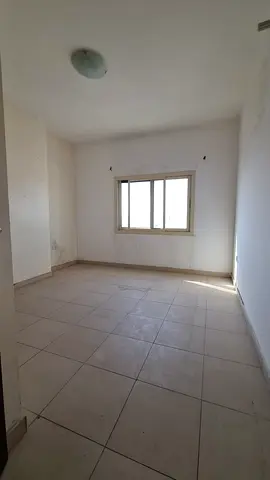 شقة غرفة وصالة للإيجار في البوطينة البوطينة، وهو من الأبراج المعروفة بنظافتها