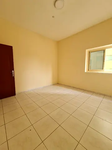 بسعر 32ألف تستطيع إيجار 2 غرفه وصاله+ 2 حمام  بمنطقه النباعه شقه عائليه نظيقه بالقرب من  المواصلات وجميع الخدمات