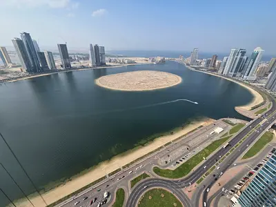 للبيع شقة فاخرة مع اطلالة بحرية  في برج أساس