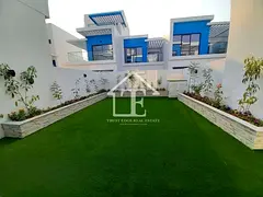 Unfurnished | Private Backyard | Community View