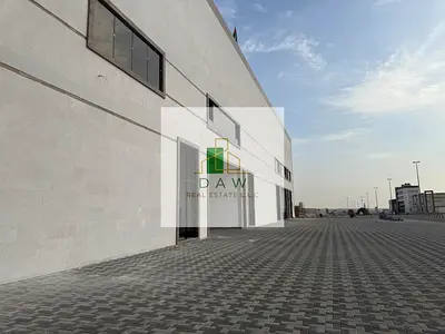 BRAND NEW WAREHOUSE SHOWROOM FOR RENT IN UMQ
