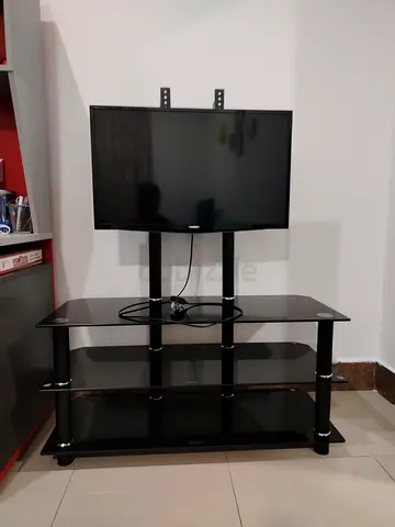 Toshiba 32” LED TV with Trolley Stand – Excellent Condition