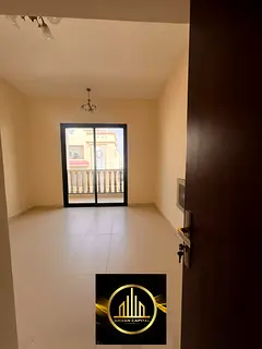 For rent: Studio, first occupant, spacious with a balcony