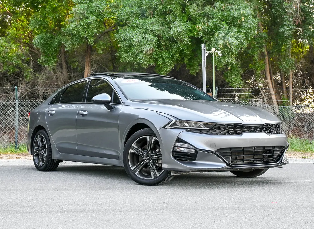 Kia K5 2022 — photo 1 of 11