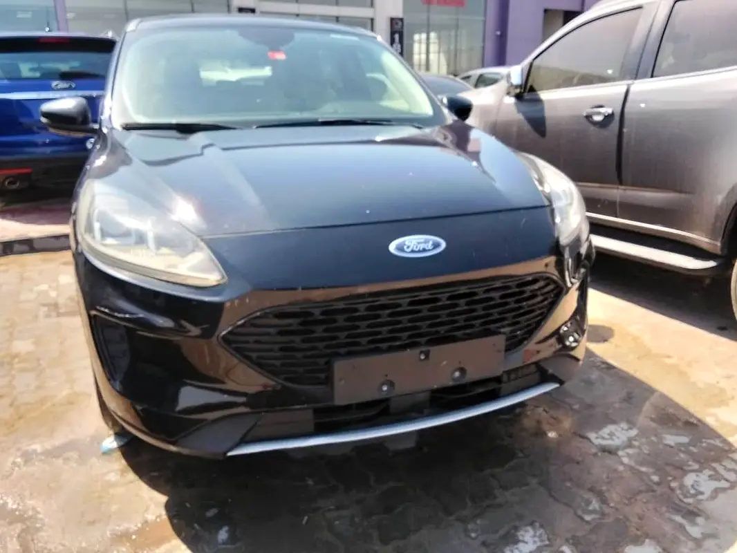 Ford Escape 2022 — photo 1 of 7
