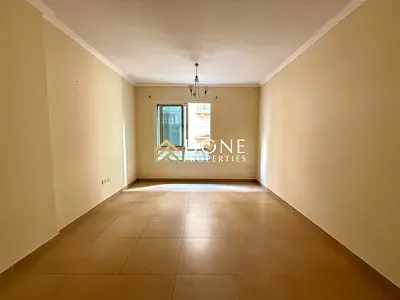 SPECIOUS 2BHK SEPRATE HALL WITH 3 BATH AND COVER PARKING