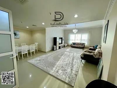 تملك شقة ٣ غرف وصالة في موقع مميز على كورنيش عجمان، بإطلالة بحرية خلابة، مساحات واسعة، قريبة من جميع الخدمات، موقع استراتيجي مناسب للسكن والاستثمار