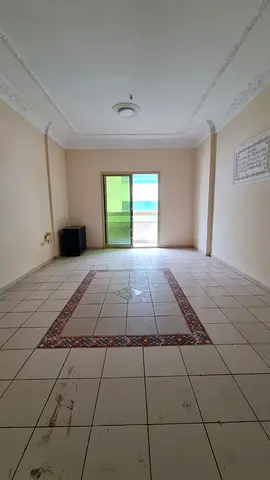 شقة للإيجار في القاسمية - الند: غرفتين وصالة مع بلكونة، صيانة مجانية، موقع مميز، دفع مرن على 4 أو 6 دفعات