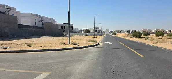 اربع اراضي للبيع في حوشي 2 متلاصقات + 2 متلاصقات جاهز للبناء