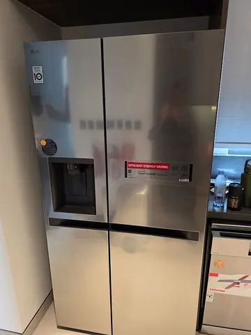 Lg New Model Refrigerator just 6 months old water dispenser Ice maker Non plumbing model new