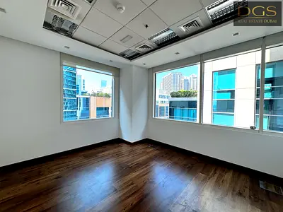 Fully Fitted | Motivated Owner | 6 parkings