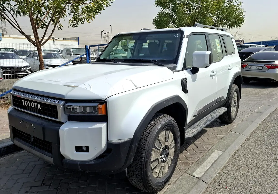 Toyota Prado 2026 — photo 1 of 17