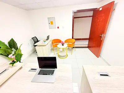 Beautiful office with Bank account assistance |Free Amenities