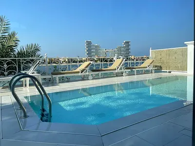 Royal Atlantis View / Waterfront 5BR+M/Private Pool/Beach