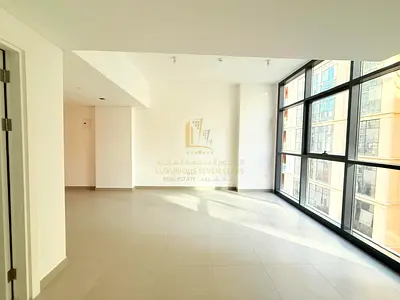 🏡 شقة غرفة وصالة للبيع | أول ساكن | موقف سيارة | الممشى – الشارقة