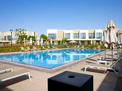 MOVE IN READY | DIRECT POOL ACCESS | ULTIMATE PRIVACY