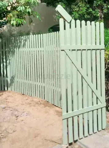 Wooden Garden Fence with Gate