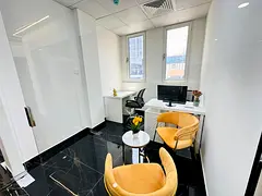 Modern Office | Bank Account Assistance | Free Amenities |