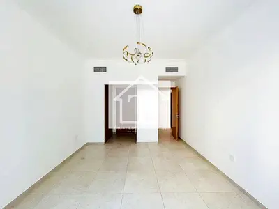 Corner Unit | Semi Closed Kitchen | Investor Deal