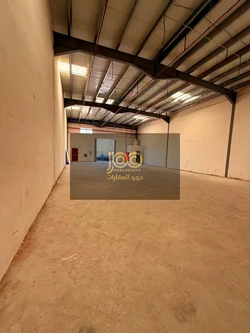 Warehouse for Storage & Light Activities in UAQ | 3,400 sq. ft | 15 kW