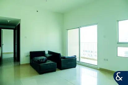 Vacant | 2 Bedroom | Spacious Layout