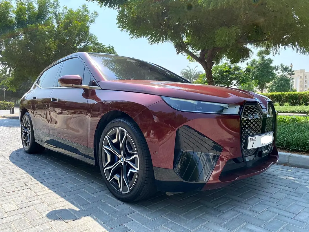BMW iX 2023 — photo 1 of 18