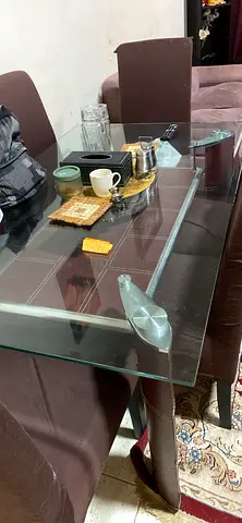 Dinning table with 6 chairs excellent condition.370