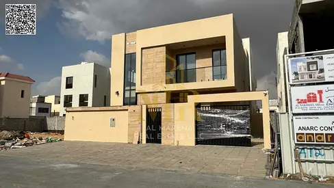 Villa directly from the owner, custom-finished, on a main street close to all services. Freehold ownership for all nationalities, no down payment, in