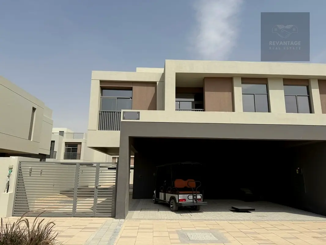 4BR Villa I Vacant I Semi Furnished I Corner unit
