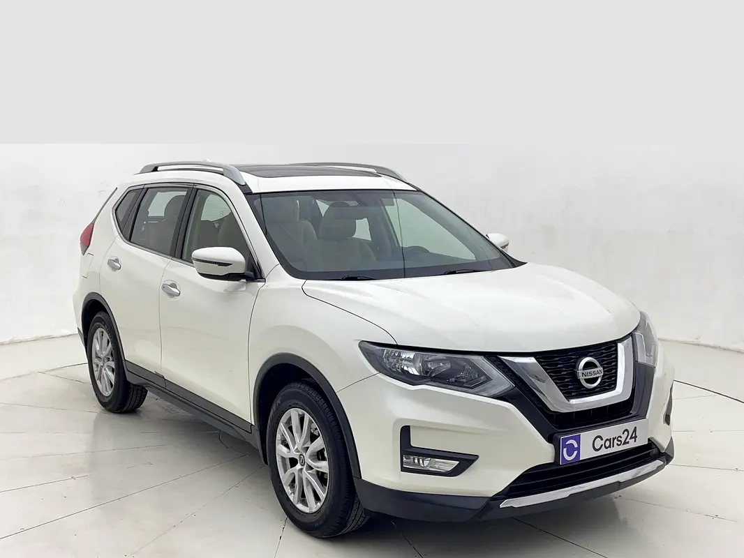 Nissan X-Trail 2018 — photo 1 of 13