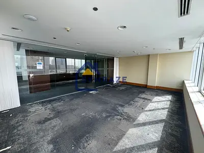 7th floor office | near burjuman mall | Vacant