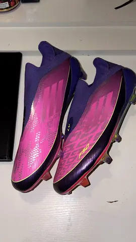 Football/Soccer Cleats in Great Condition