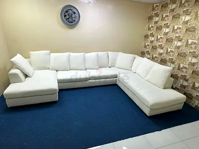 Like new condition the one brand Kingston Ushape sofa