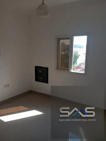 للإيجار السنوي استوديو مميز في موقع ممتاز، تصميم عصري، تهوية جيدة، وقريب من كافة المرافق الحيوية"