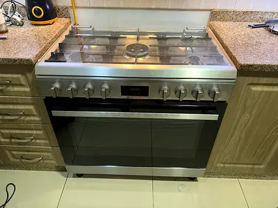 Bosch five burner freestanding 90cm gas cooking range