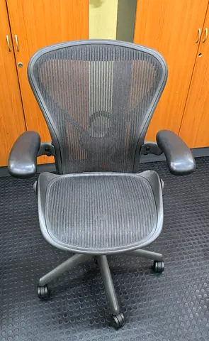 Herman Miller Aeron  Office Chair Size B Fully Loaded Posture Fit