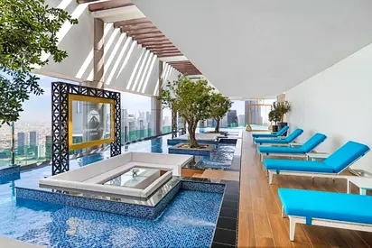 Iconic Paramount Midtown, high return asset, with top building amenities,