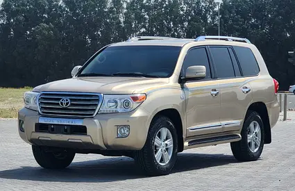TOYOTA LAND CRUISER VXR MODEL 2015 VERY GOOD CONDITION