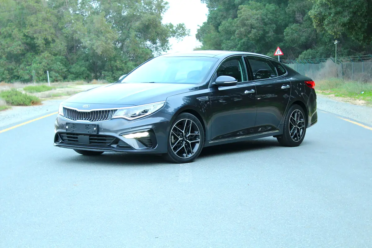Kia K5 2019 — photo 1 of 12