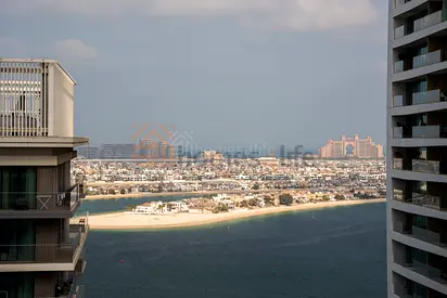 SEA VIEW | SPACIOUS UNIT | PRIME LOCATION