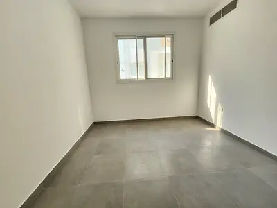 Spacious 1bhk with 2 bath near airport road