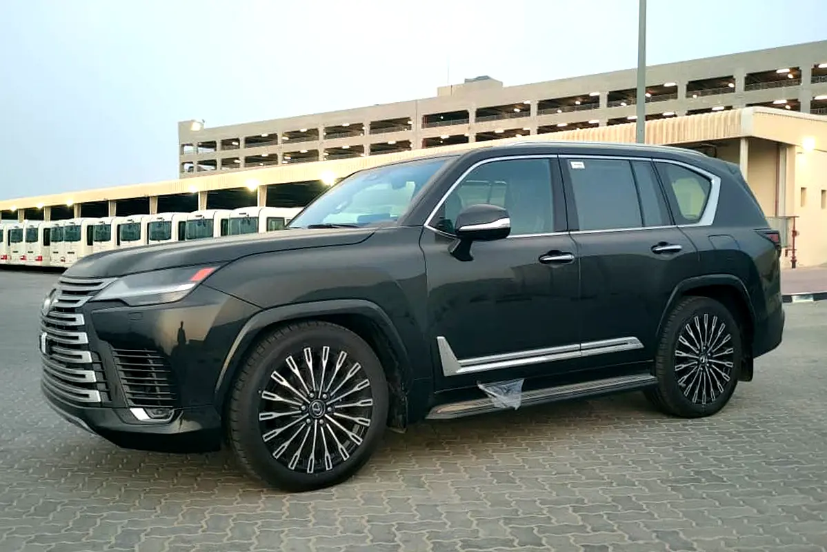 Lexus LX-Series 2025 — photo 1 of 18