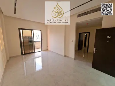 📌 للإيجار السنوي – شقة غرفتين وصالة | 3 حمام | بلكونة | أول ساكن | تشطيب سوبر ديلوكس | الجرف 3 – عجمان | عائلات فقط