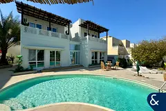 Full Lake View | Upgraded | Private pool